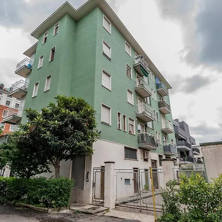 4 Pax Wi-Fi Milano Lorenteggio Exterior photo